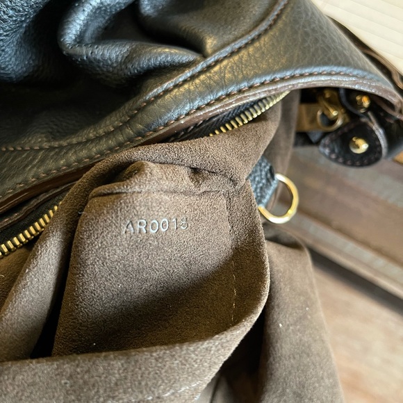 Louis Vuitton Mahina hobo bag. - Picture 5 of 11